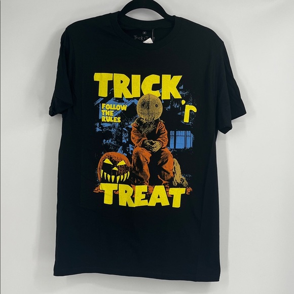 Hot Topic Black Trick 'r Treat Graphic T-Shirt Size Medium - Picture 1 of 9